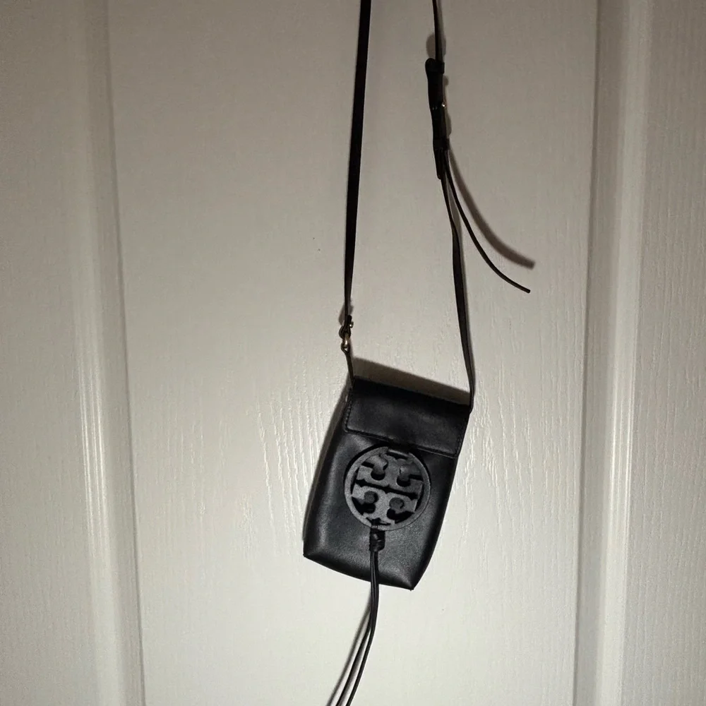 Tory Burch Miller Phone Crossbody, black - Picture 2 of 5